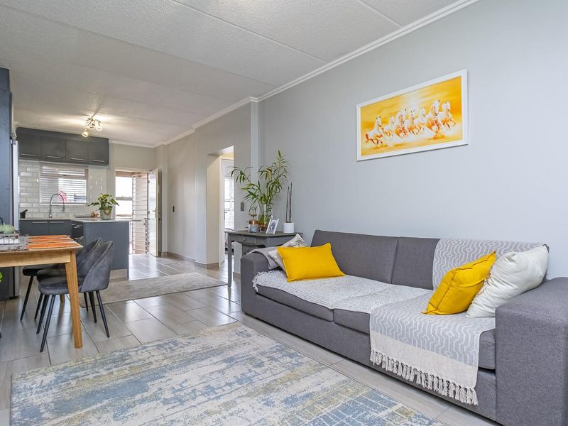 Stylish Garden Unit in Secure Complex with Private Garden and Modern Finishes - Photo 9