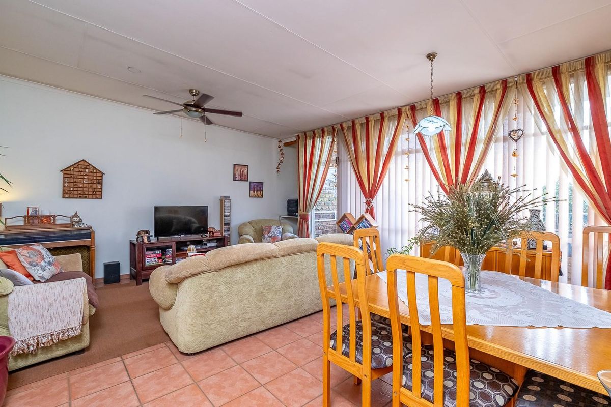 Spacious, Affordable 3 Bedroom 2 Bathroom Apartment Opposite Hospital - Ideal for Investors - Photo 2