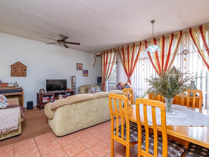 Spacious, Affordable 3 Bedroom 2 Bathroom Apartment Opposite Hospital - Ideal for Investors - Photo 2