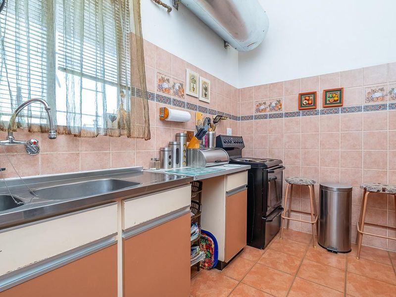 Spacious, Affordable 3 Bedroom 2 Bathroom Apartment Opposite Hospital - Ideal for Investors - Photo 9