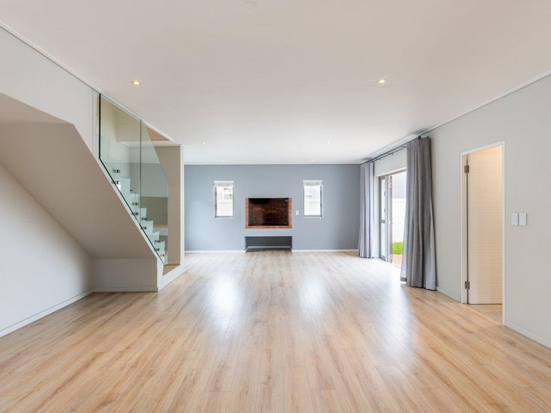 Popular Le Parc estate home - Photo 8