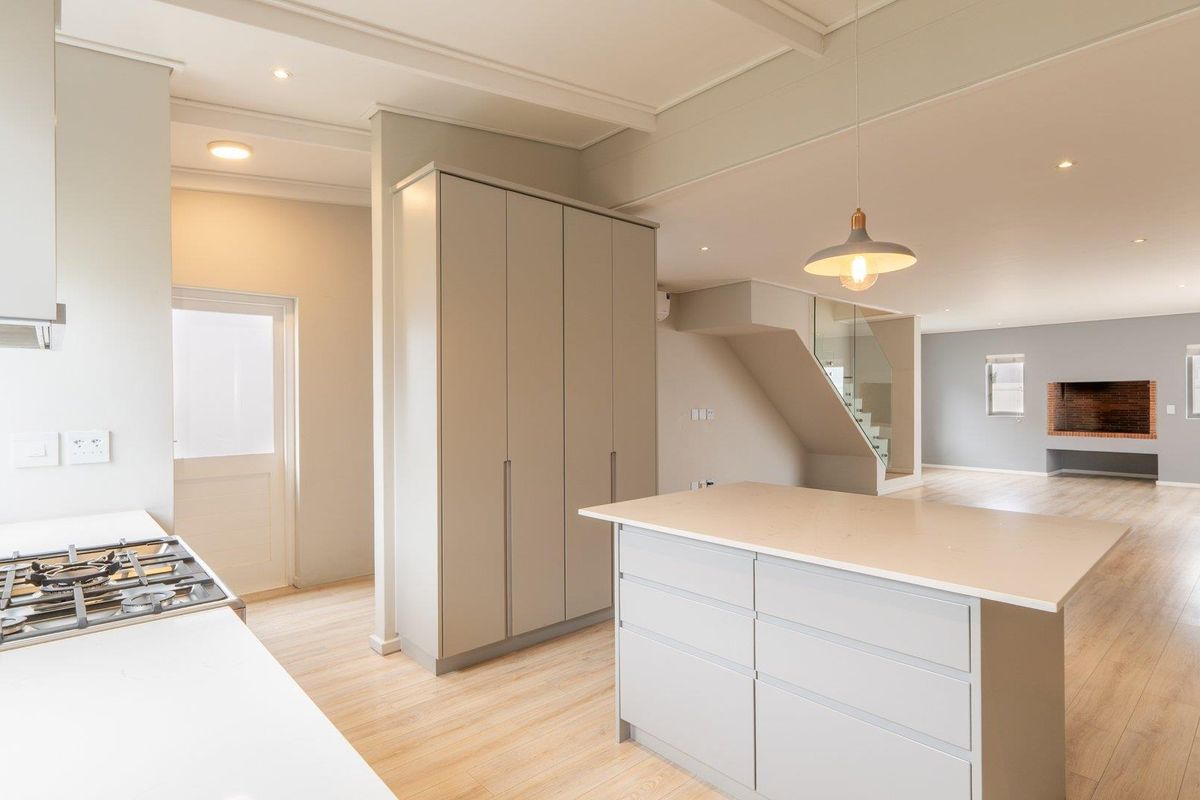 Popular Le Parc estate home - Photo 4