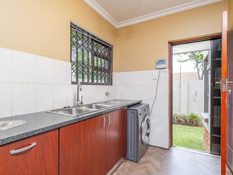 Neat family home with generator power in secure complex - Photo 6