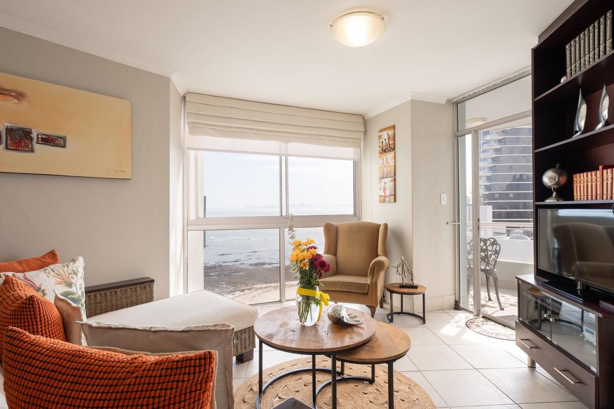 Experience refined coastal living - Photo 3