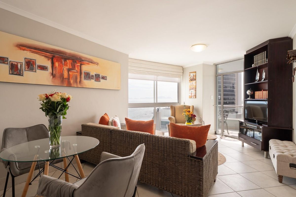 Experience refined coastal living - Photo 5