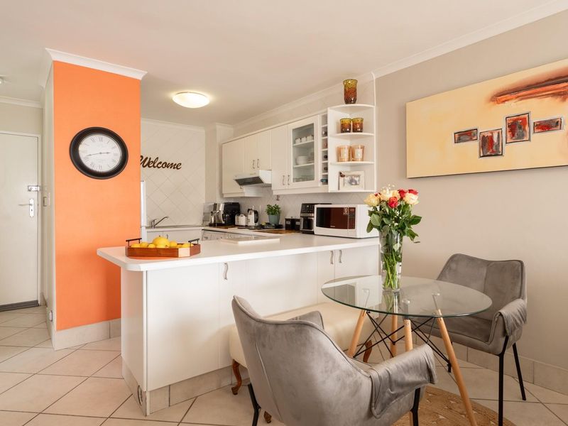Experience refined coastal living - Photo 10