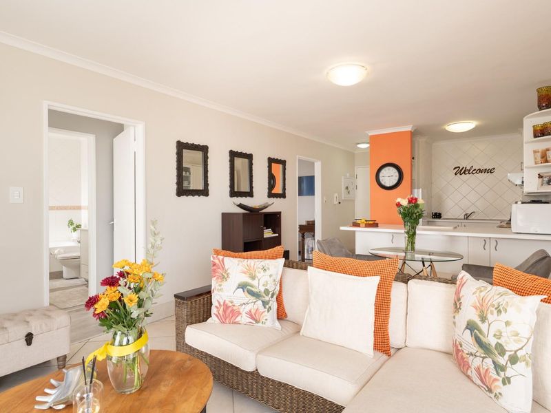 Experience refined coastal living - Photo 2