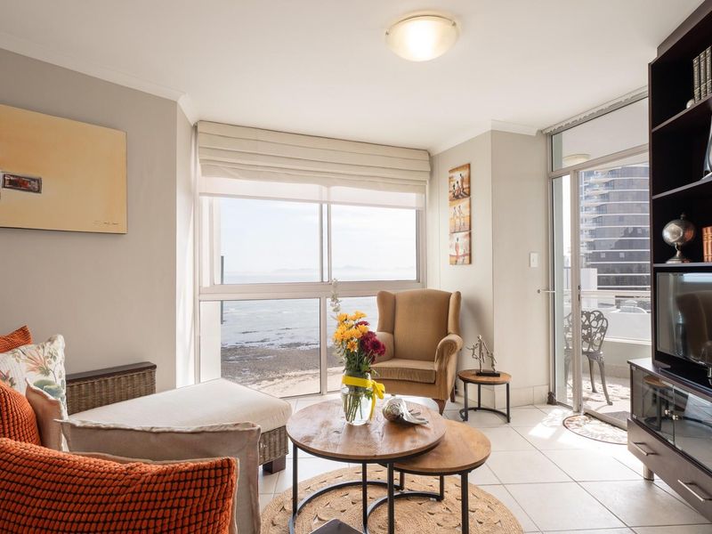 Experience refined coastal living - Photo 6
