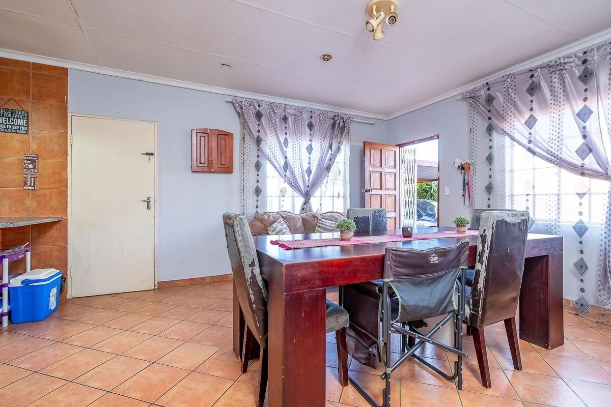 Charming Fixer-Upper: Incredible Investment Opportunity - Photo 3