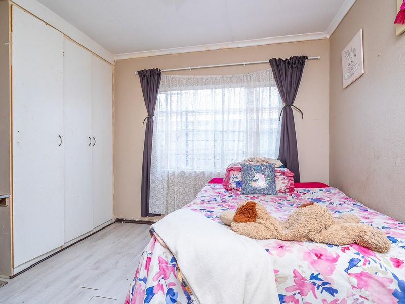 Charming Fixer-Upper: Incredible Investment Opportunity - Photo 10