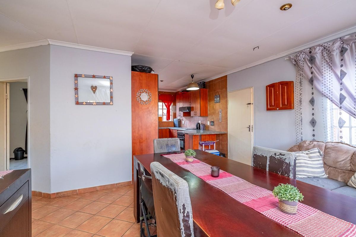 Charming Fixer-Upper: Incredible Investment Opportunity - Photo 2