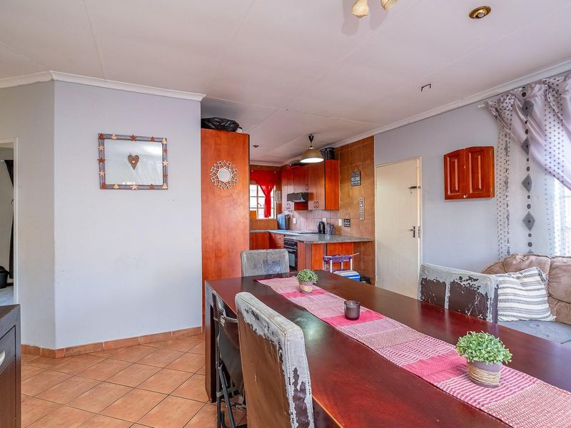 Charming Fixer-Upper: Incredible Investment Opportunity - Photo 2