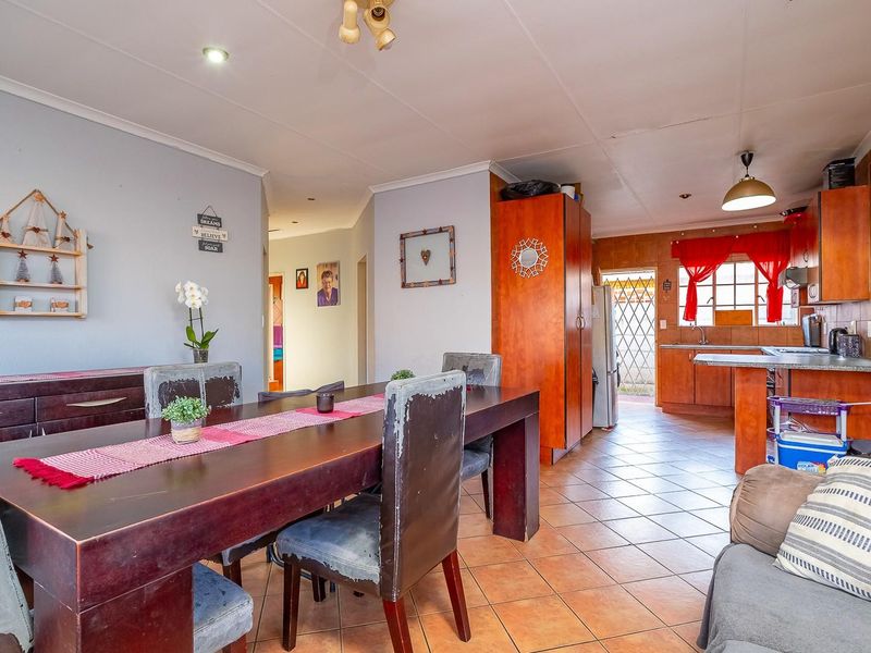 Charming Fixer-Upper: Incredible Investment Opportunity - Photo 1