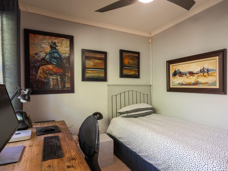 Charming 2-Bedroom Townhouse for Sale in Amandelsig, Kuils River - Photo 10