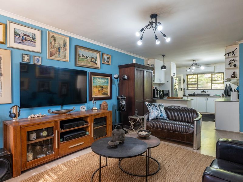 Charming 2-Bedroom Townhouse for Sale in Amandelsig, Kuils River - Photo 3