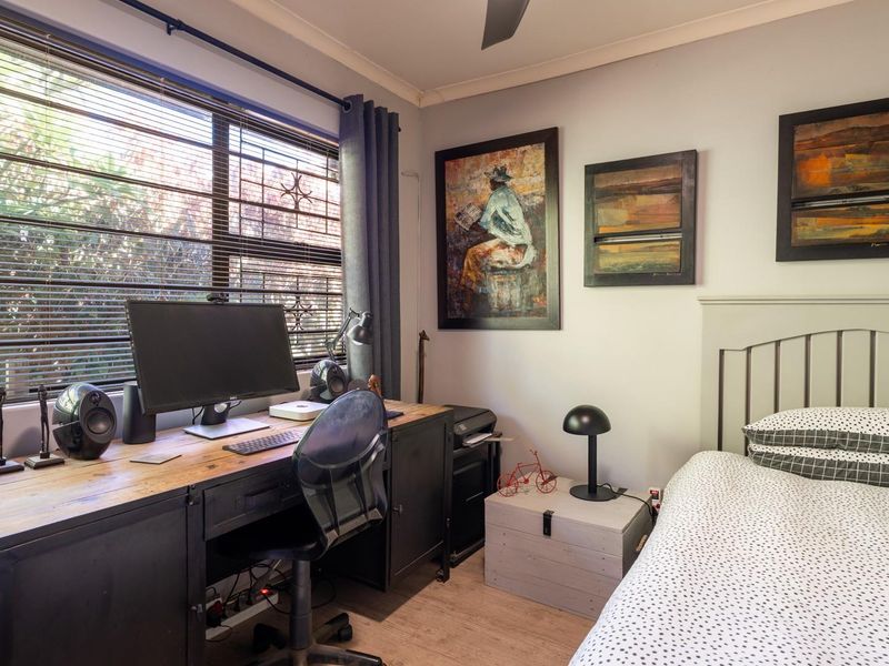 Charming 2-Bedroom Townhouse for Sale in Amandelsig, Kuils River - Photo 9