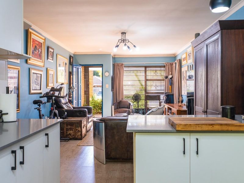 Charming 2-Bedroom Townhouse for Sale in Amandelsig, Kuils River - Photo 8