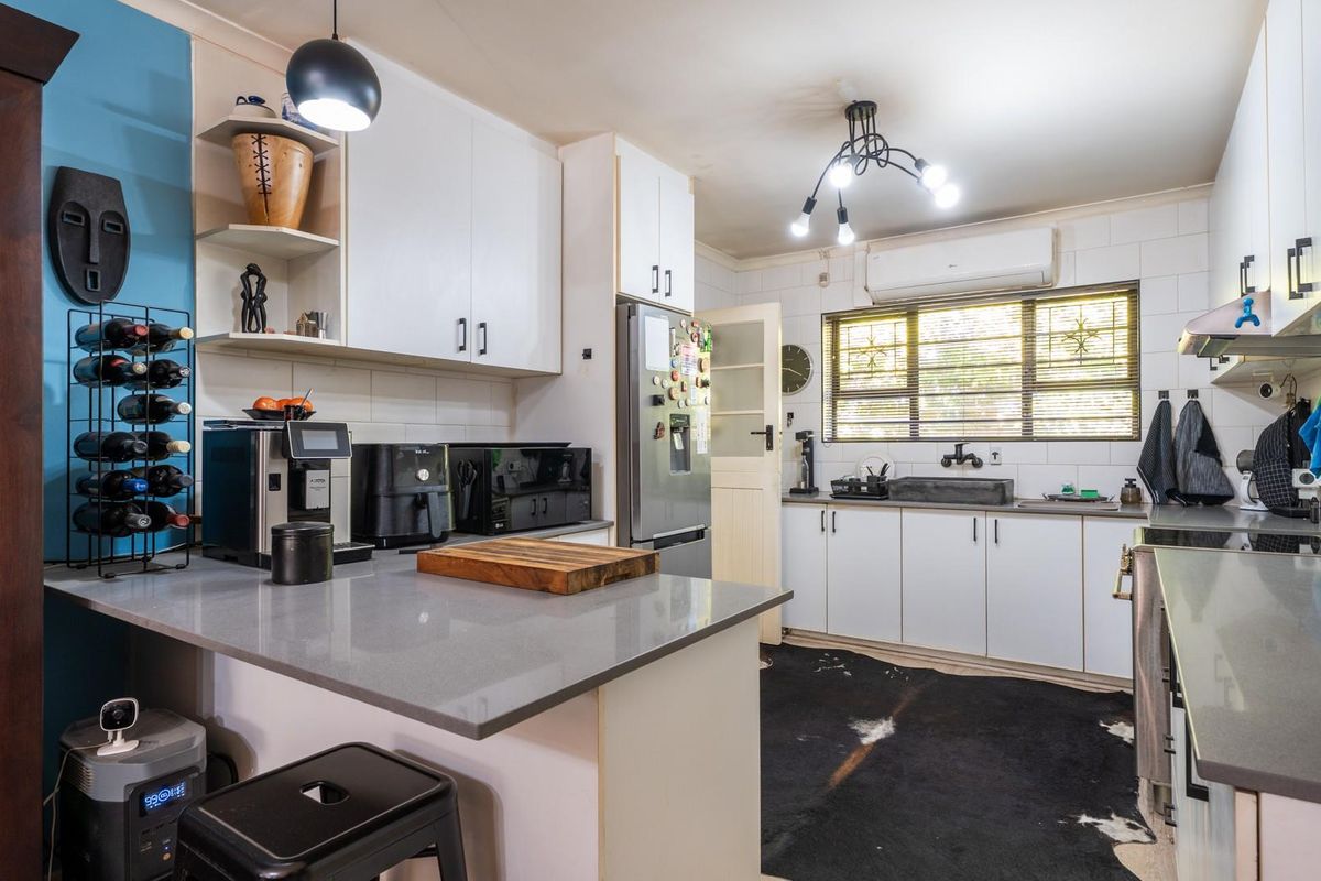 Charming 2-Bedroom Townhouse for Sale in Amandelsig, Kuils River - Photo 5