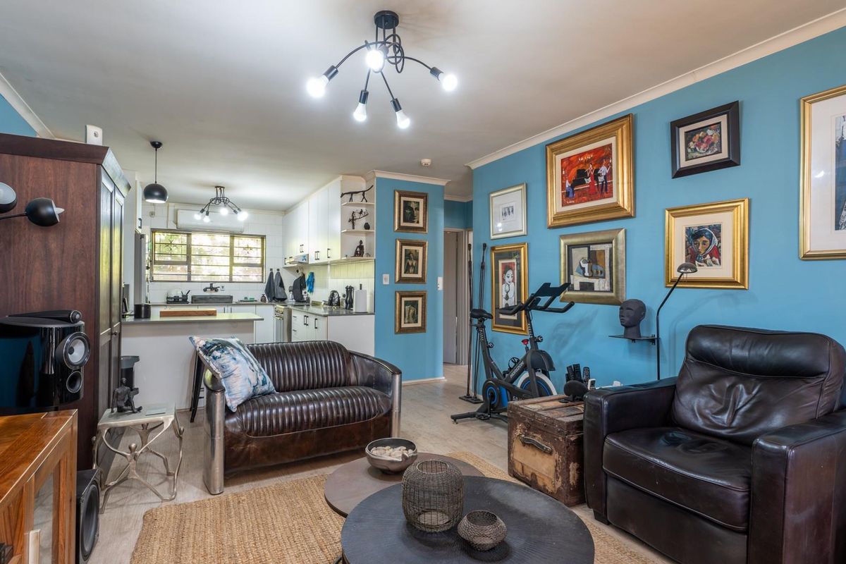 Charming 2-Bedroom Townhouse for Sale in Amandelsig, Kuils River - Photo 4