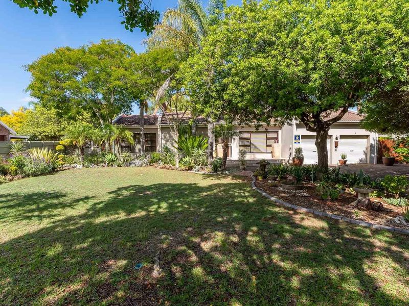 Charming, Well-Maintained Family Home in the Sought-After Avenues of Robertson - Photo 7