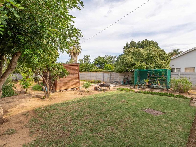 LOCATION!... LOCATION!... LOCATION! - Photo 8