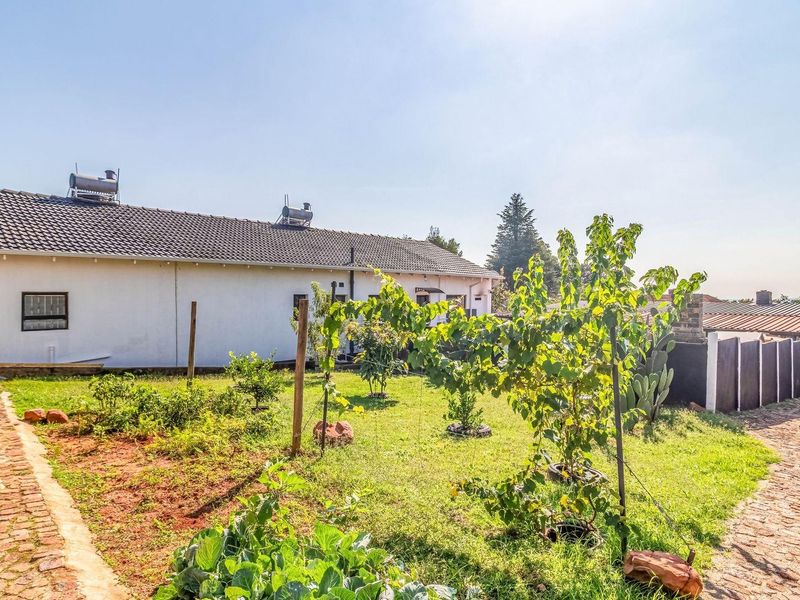 Prime Investment Opportunity or Versatile Family Home - Photo 8