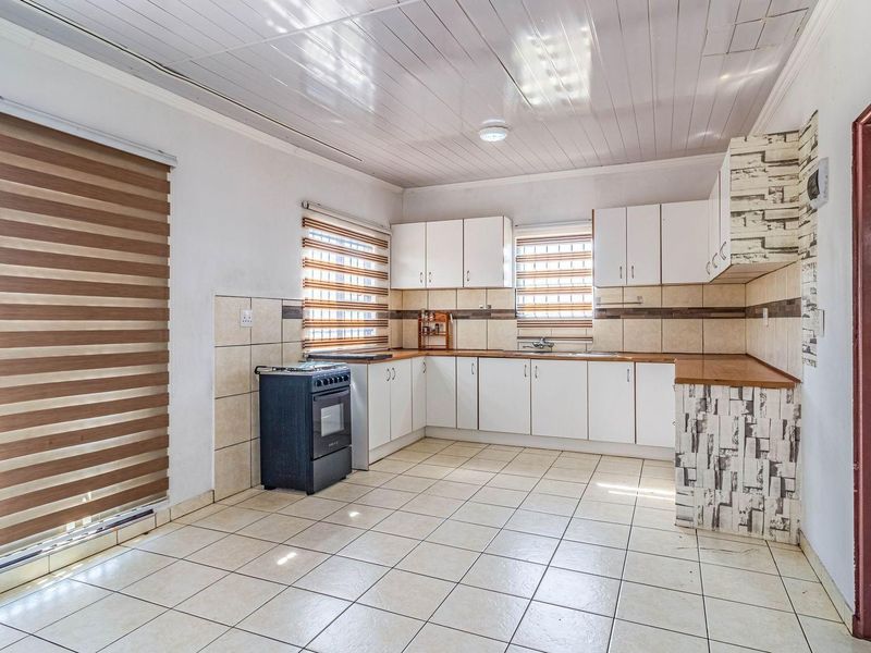 Prime Investment Opportunity or Versatile Family Home - Photo 9