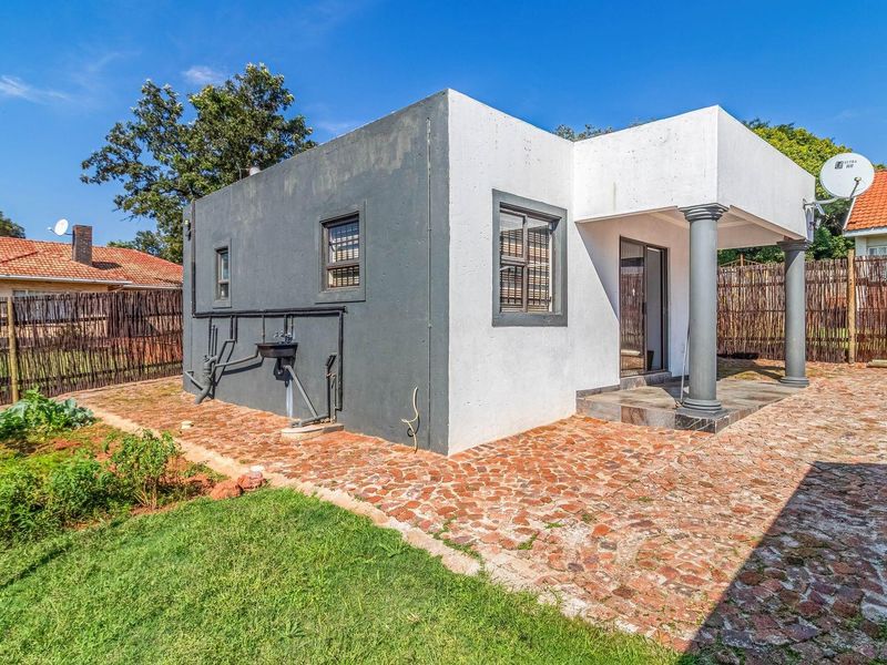 Prime Investment Opportunity or Versatile Family Home - Photo 7