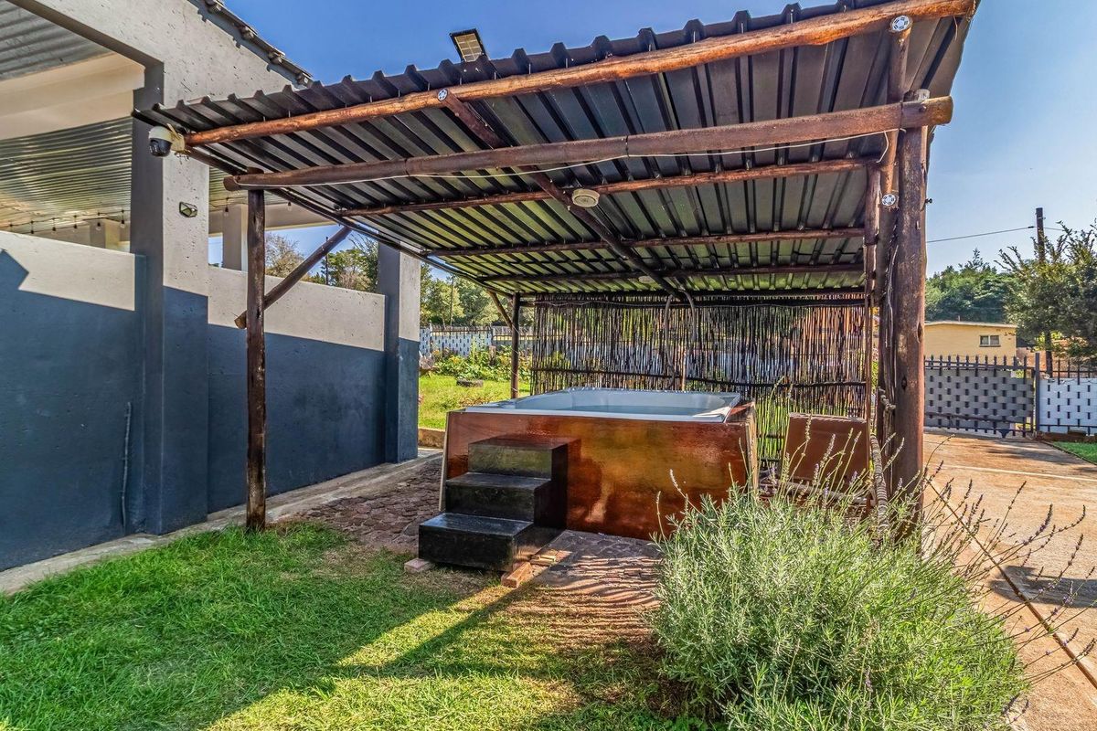 Prime Investment Opportunity or Versatile Family Home - Photo 4