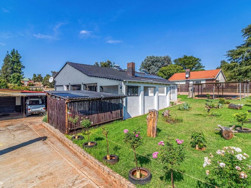 Prime Investment Opportunity or Versatile Family Home - Photo 3