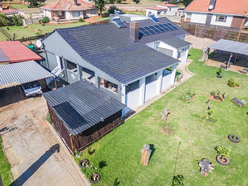 Prime Investment Opportunity or Versatile Family Home - Photo 1