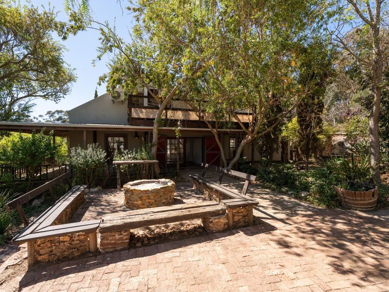 Historic Mill House for Sale in Napier with second cottage and double garaging R3,5m - Photo 3