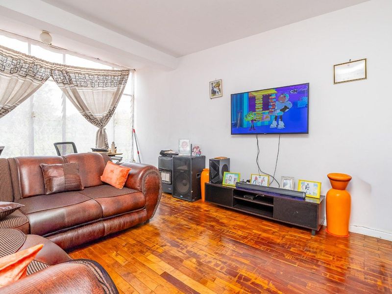 Ideal Choice for Investors or First-Time Buyers - Photo 2