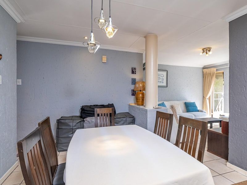 Value-Driven Opportunity: 3-Bedroom Apartment with Massive Potential - Photo 4