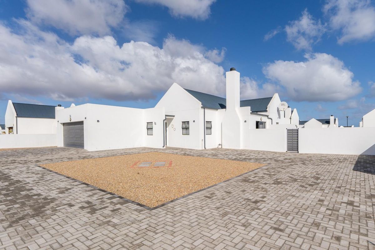 COASTAL CHARM MEETS EASY LIVING - JUST STEPS FROM THE BEACH - Photo 4