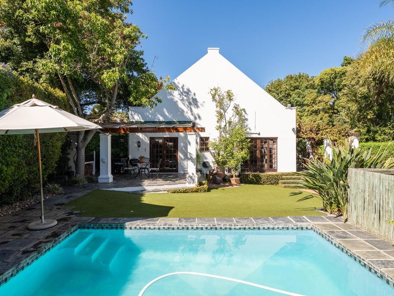 Exceptional Onder-Papegaaiberg Home with Modern Extras - Photo 3