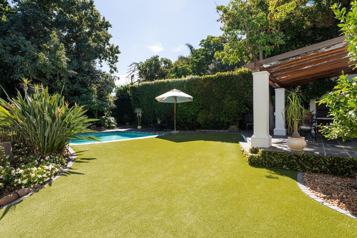 Exceptional Onder-Papegaaiberg Home with Modern Extras - Photo 5