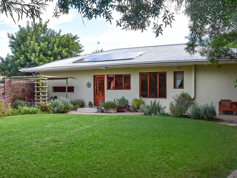 Contemporary Luxury Meets Sustainable Living in a Private Garden Oasis - Photo 2