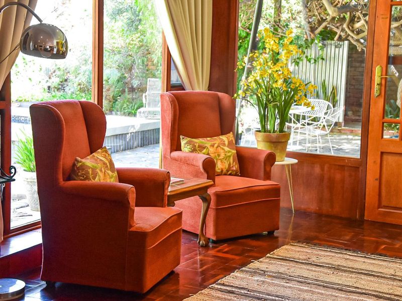 Contemporary Luxury Meets Sustainable Living in a Private Garden Oasis - Photo 9