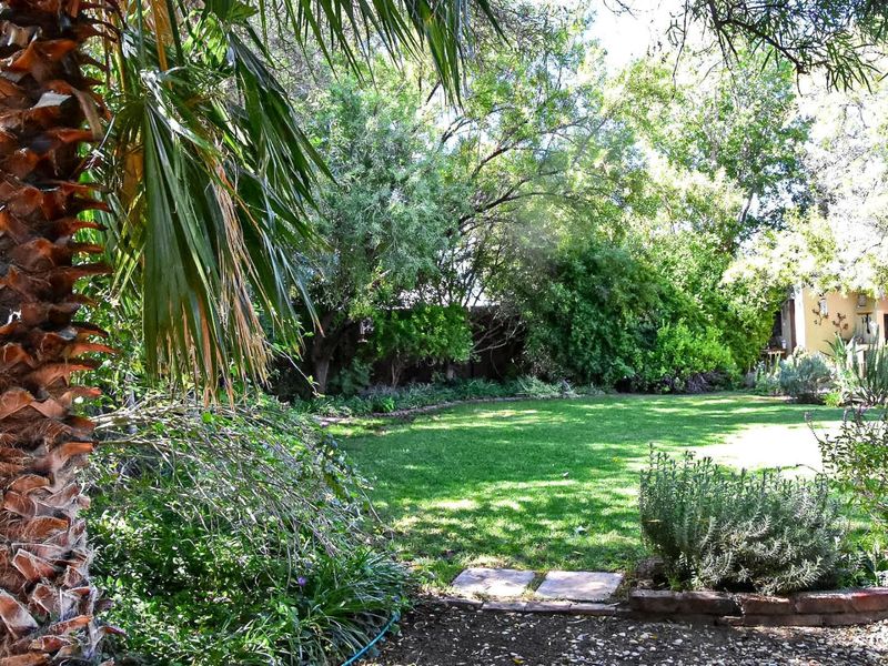 Contemporary Luxury Meets Sustainable Living in a Private Garden Oasis - Photo 6