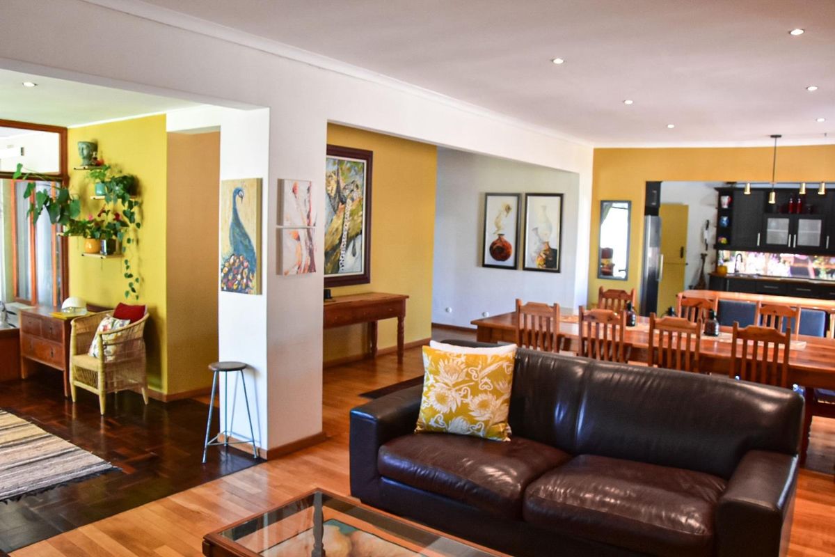 Contemporary Luxury Meets Sustainable Living in a Private Garden Oasis - Photo 5