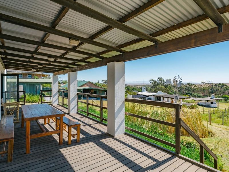 "Muddy Waters" Small Holding House and outbuildings in Napier, Cape  R5,3m - Photo 3