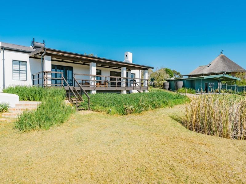 "Muddy Waters" Small Holding House and outbuildings in Napier, Cape  R5,3m - Photo 10