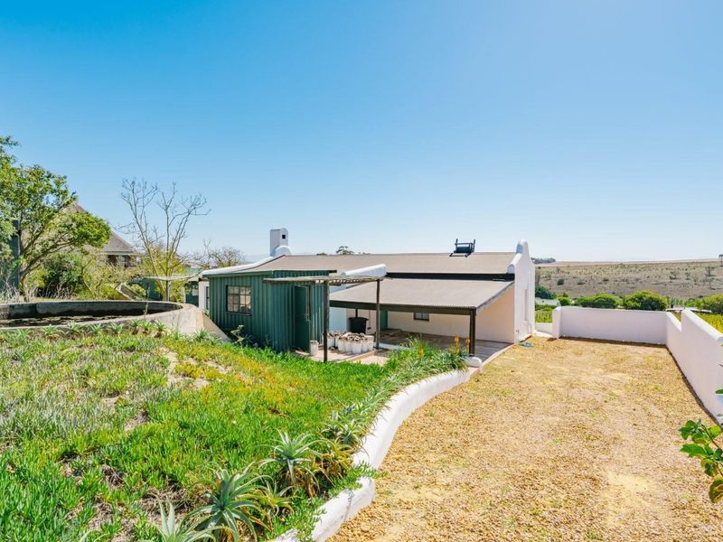 "Muddy Waters" Small Holding House and outbuildings in Napier, Cape  R5,3m - Photo 7