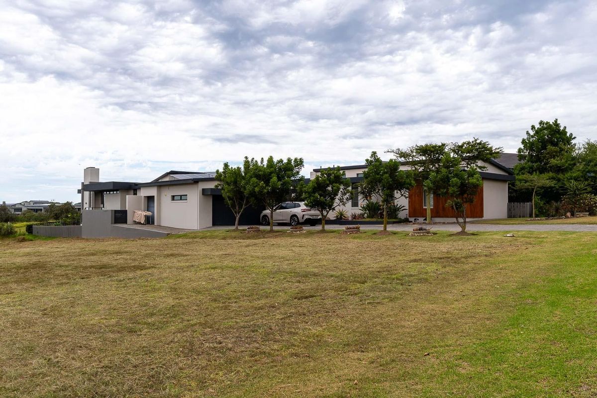 Large, Vacant Stand for sale - Photo 2