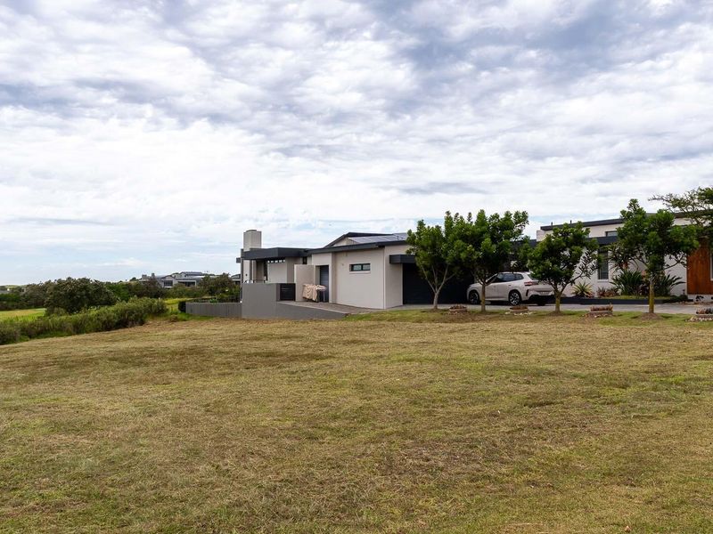 Large, Vacant Stand for sale - Photo 3