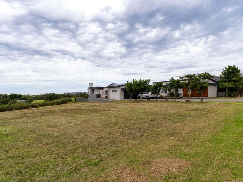 Large, Vacant Stand for sale - Photo 5