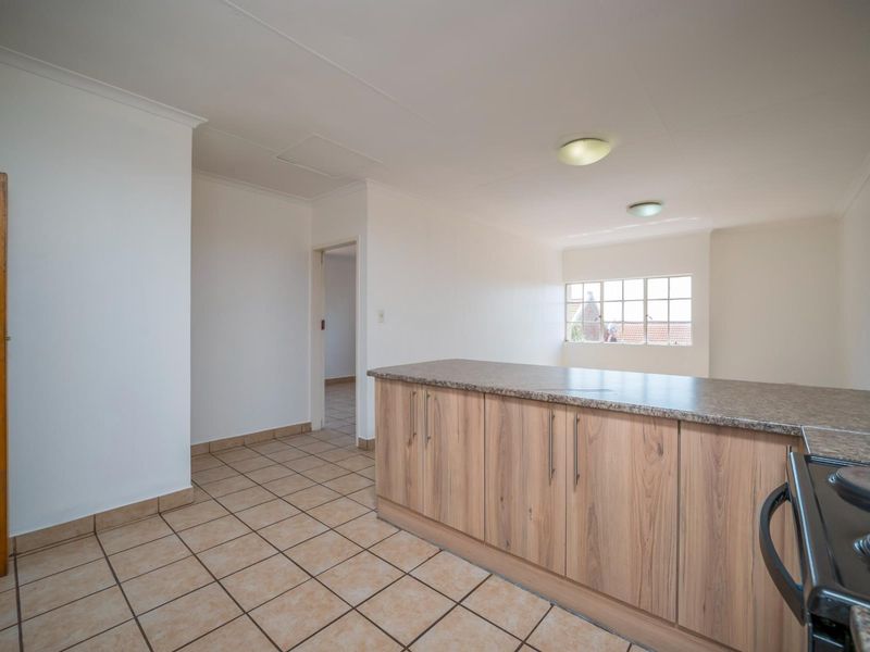 1 Bedroom 1 Full Bathroom 1 Lock-Up Garage Apartment for Sale in Zwartkop - Photo 4