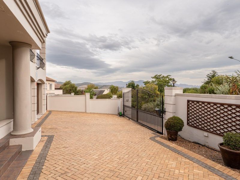 GOLDEN HILL | FAMILY HOME with FALSE BAY VIEWS, SOLAR and MODERN EFFICIENCY FEATURES - Photo 5