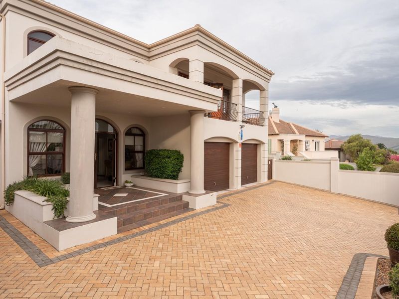 GOLDEN HILL | FAMILY HOME with FALSE BAY VIEWS, SOLAR and MODERN EFFICIENCY FEATURES - Photo 6